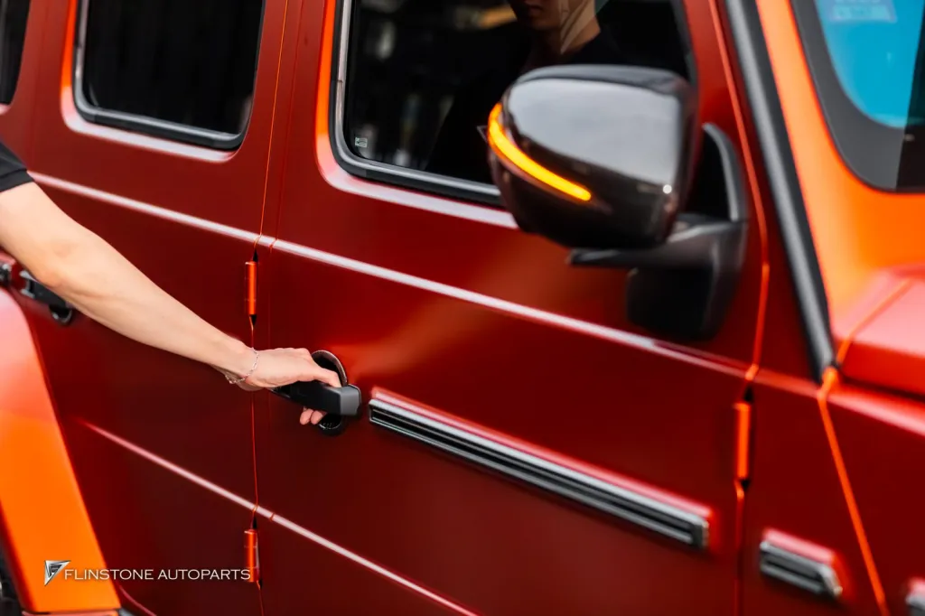 Mercedes Benz Gclass บันไดไฟฟ้า Keyless