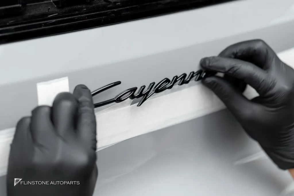 Porsche Cayenne โลโก้ดำ ปลายท่อ