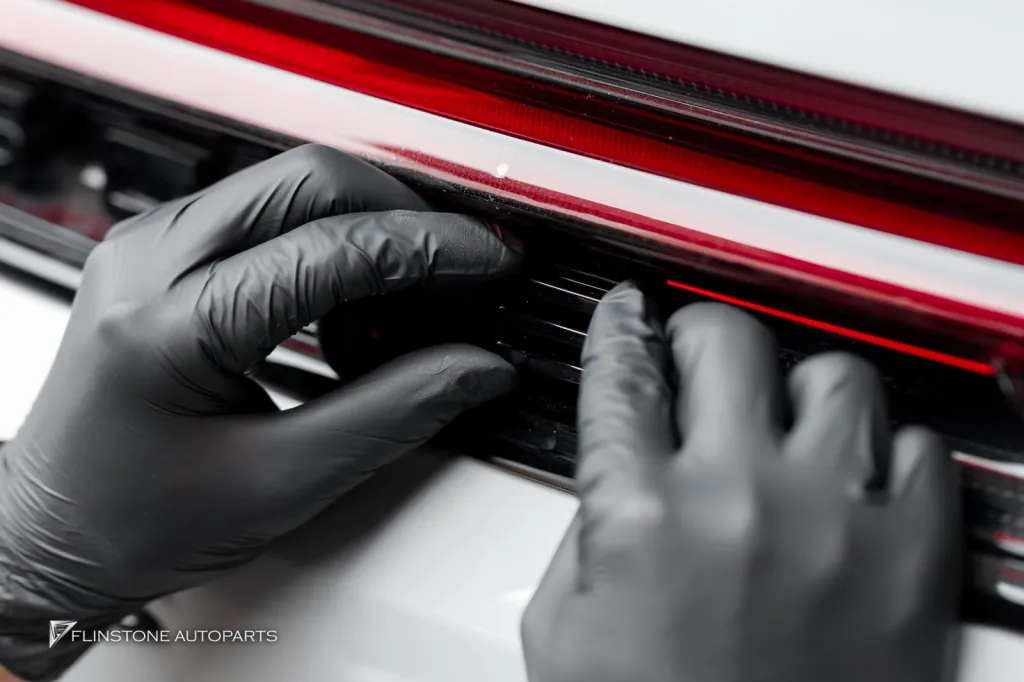 Porsche Cayenne โลโก้ดำ ปลายท่อ