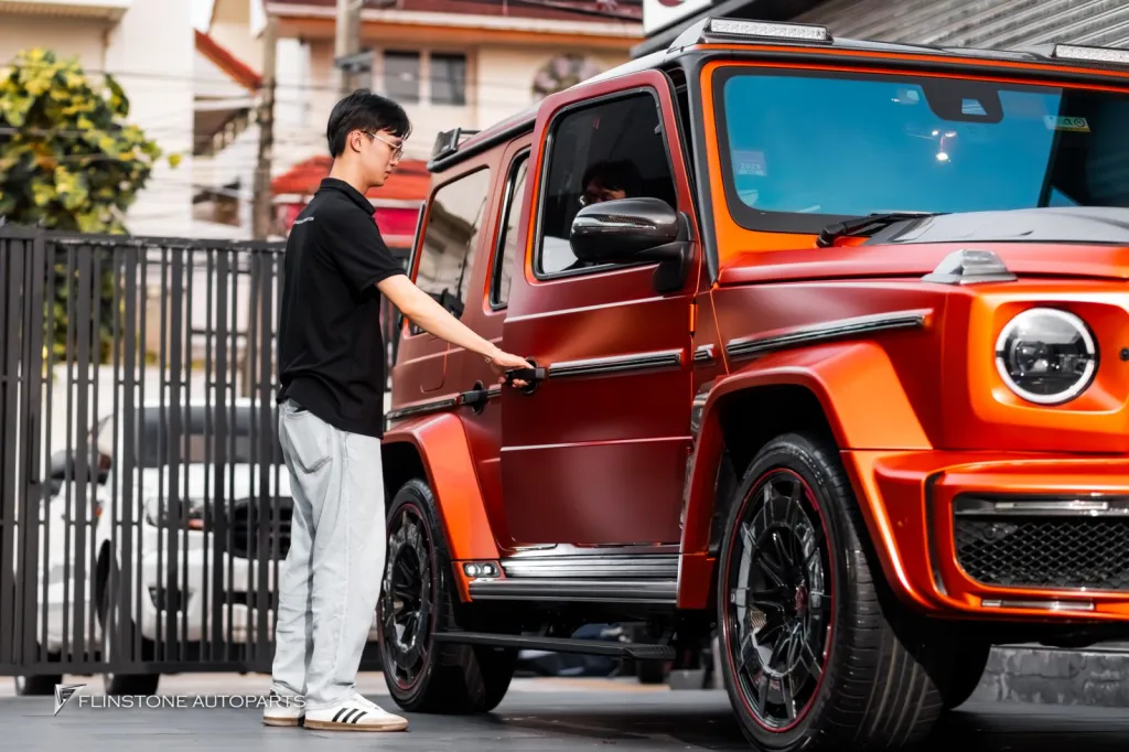 Mercedes Benz Gclass บันไดไฟฟ้า Keyless