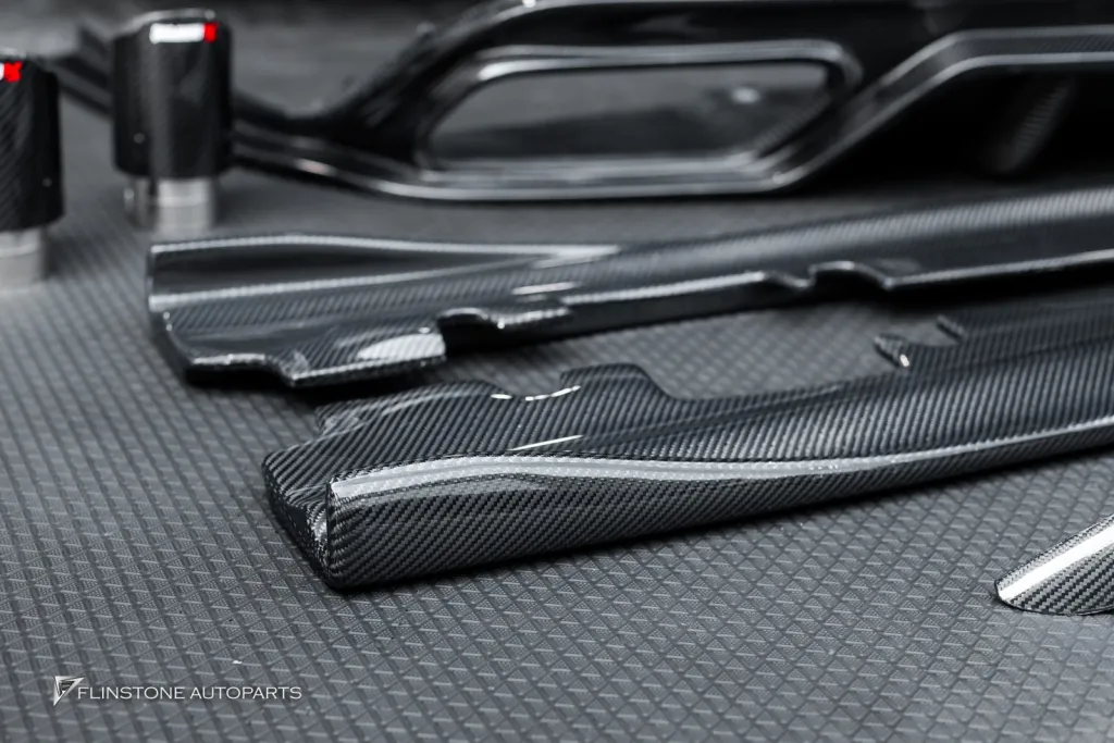 Mercedes Benz Cla 扩散器 CMST 全车碳纤维部件