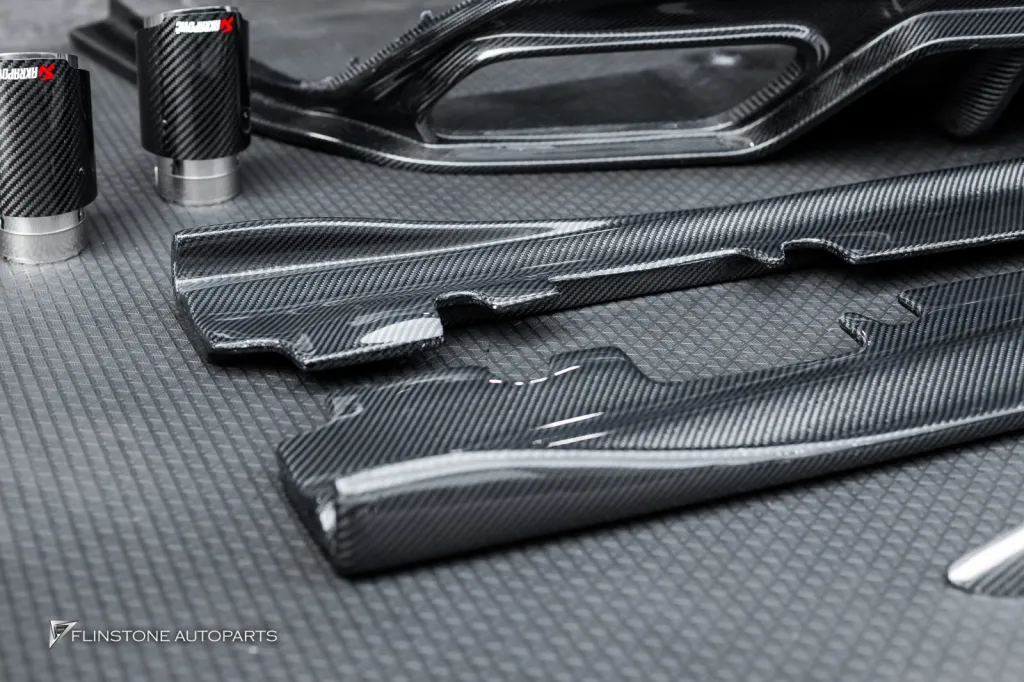 Mercedes Benz Cla 扩散器 CMST 全车碳纤维部件