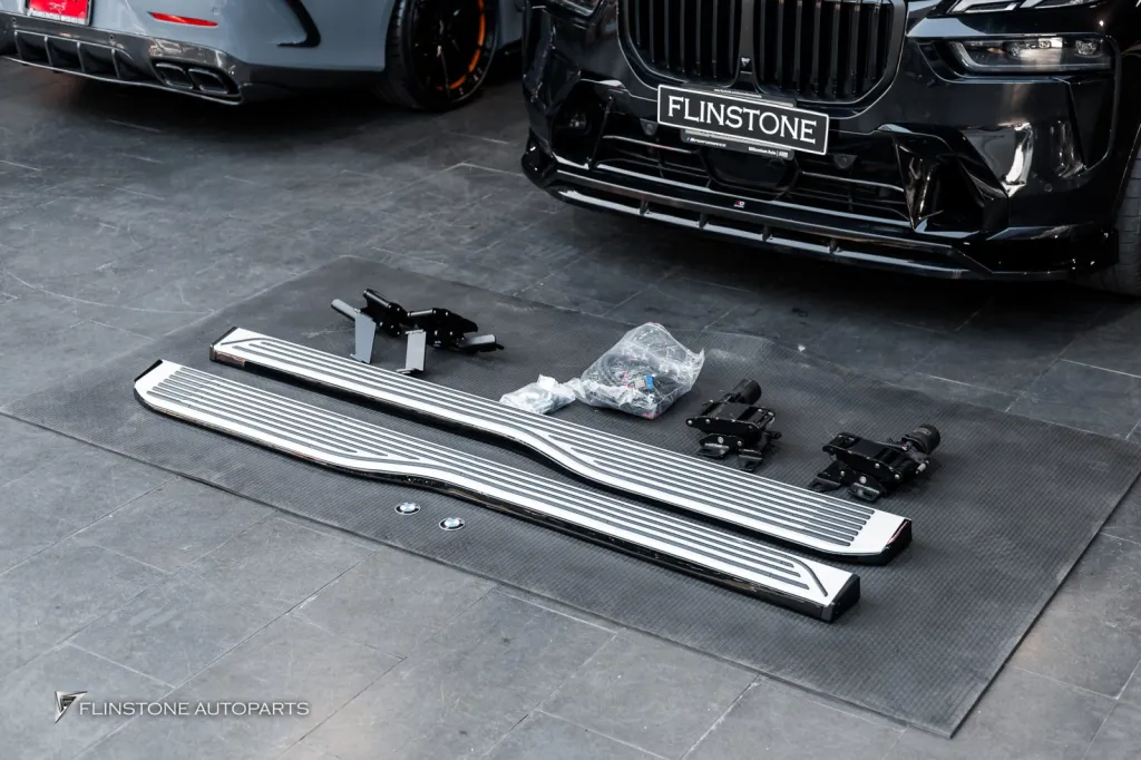 BMW X7 บันไดไฟฟ้า