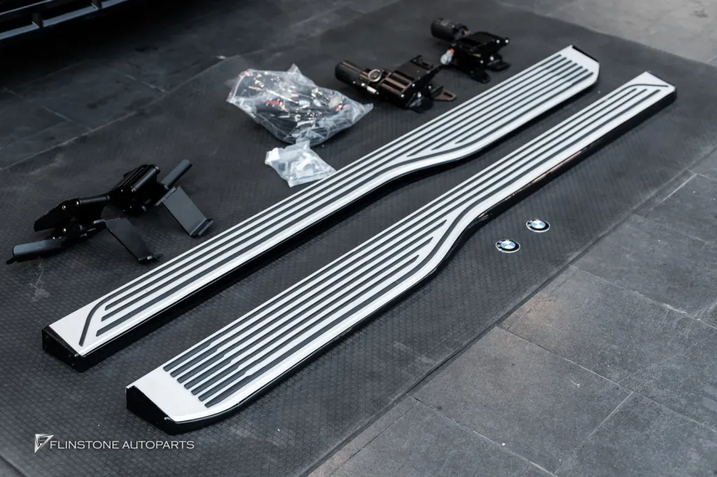 BMW X7 บันไดไฟฟ้า