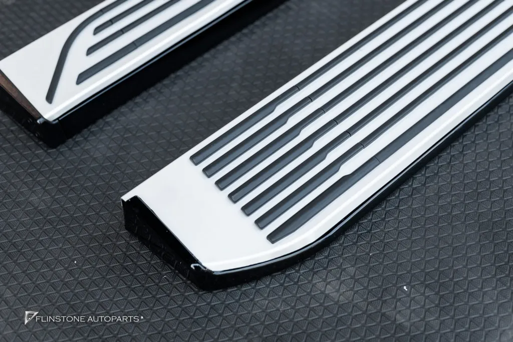 BMW X7 บันไดไฟฟ้า