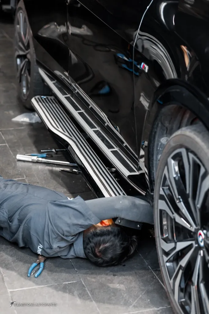 BMW X7 บันไดไฟฟ้า