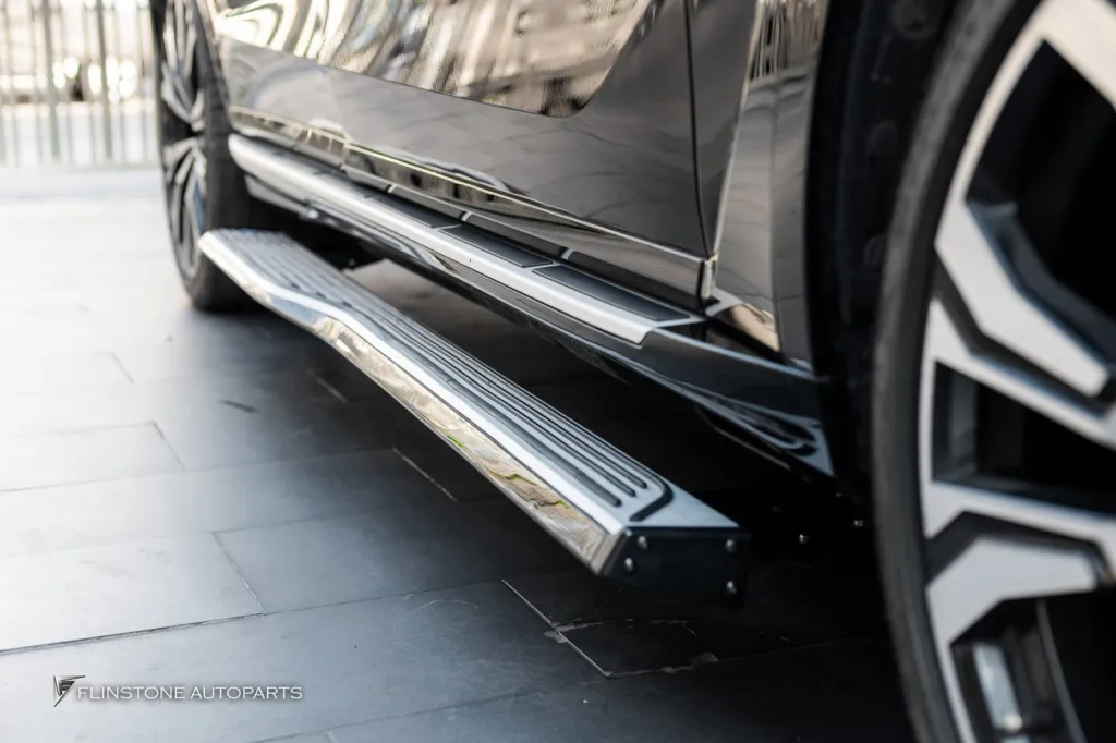 BMW X7 บันไดไฟฟ้า
