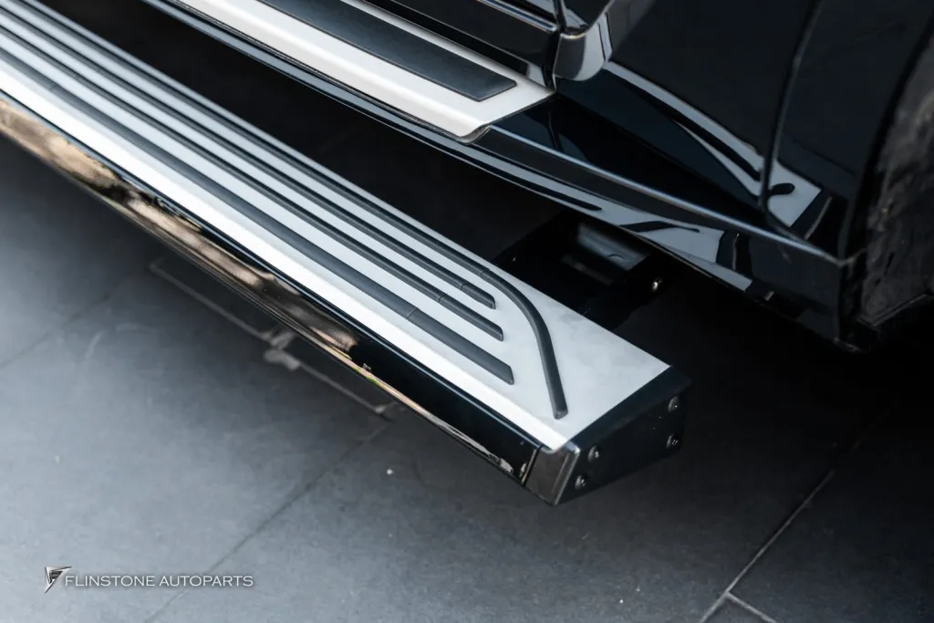 BMW X7 บันไดไฟฟ้า