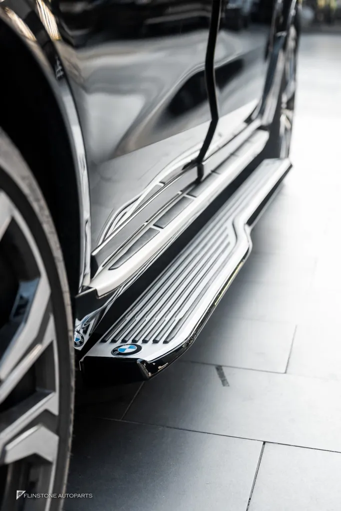 BMW X7 บันไดไฟฟ้า