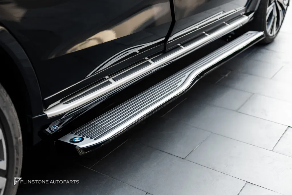 BMW X7 บันไดไฟฟ้า