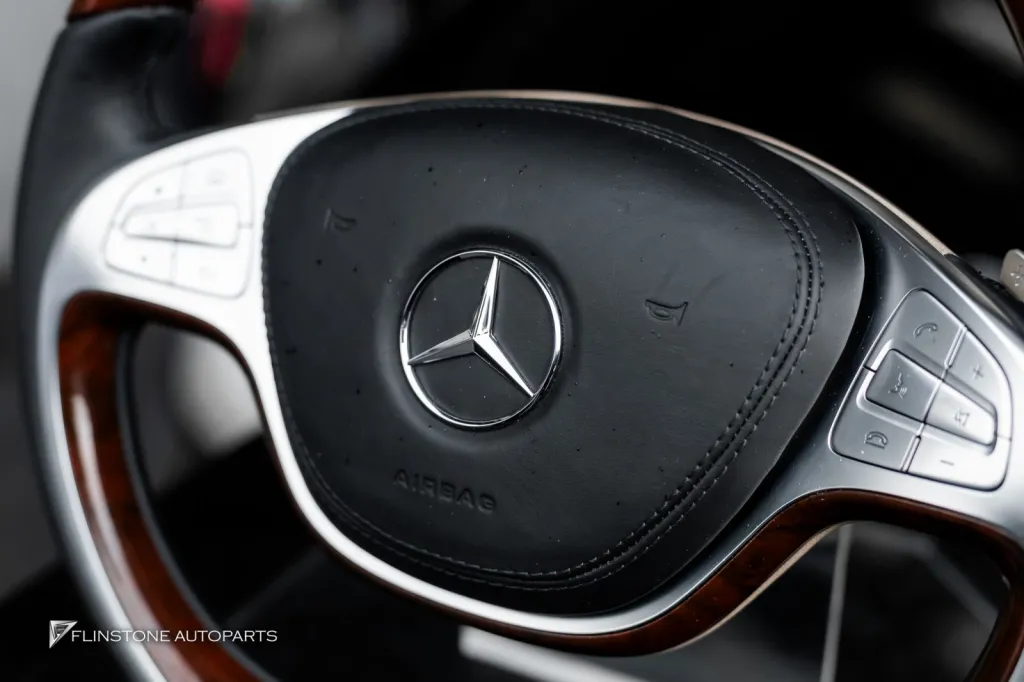 Mercedes Benz 222 พวงมาลัย