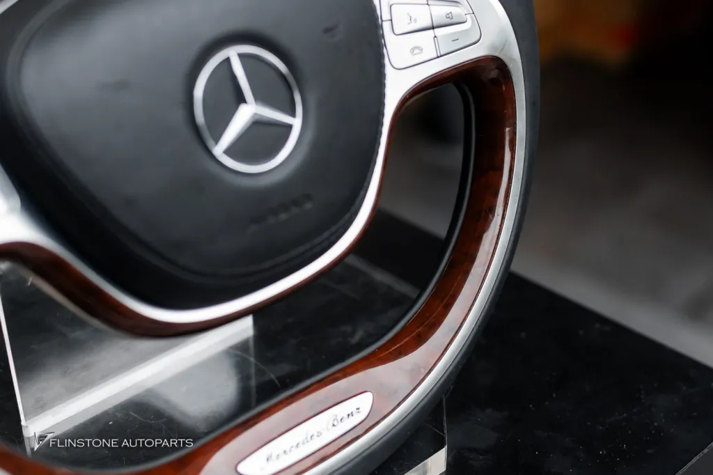 Mercedes Benz 222 พวงมาลัย