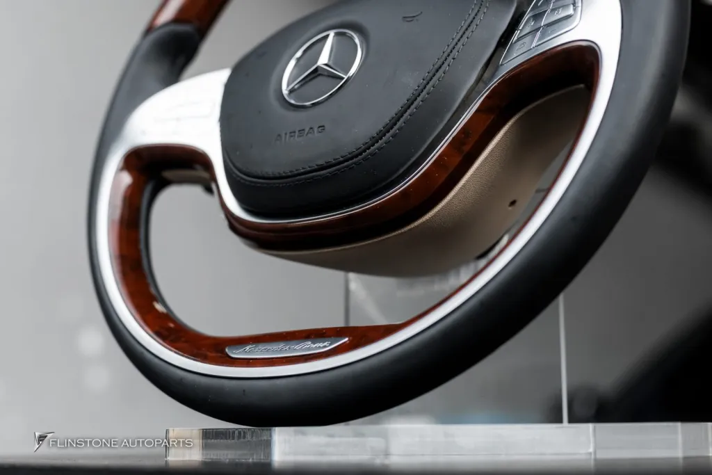 Mercedes Benz 222 พวงมาลัย