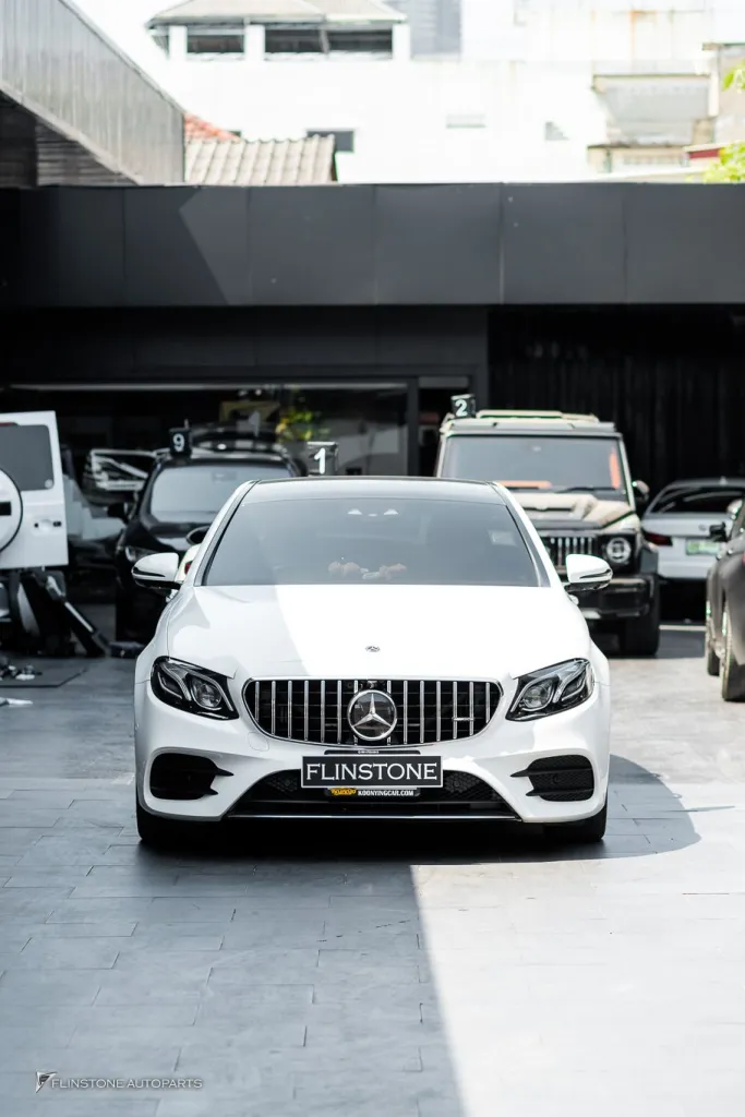 Mercedes Benz  W213 กระจัง
