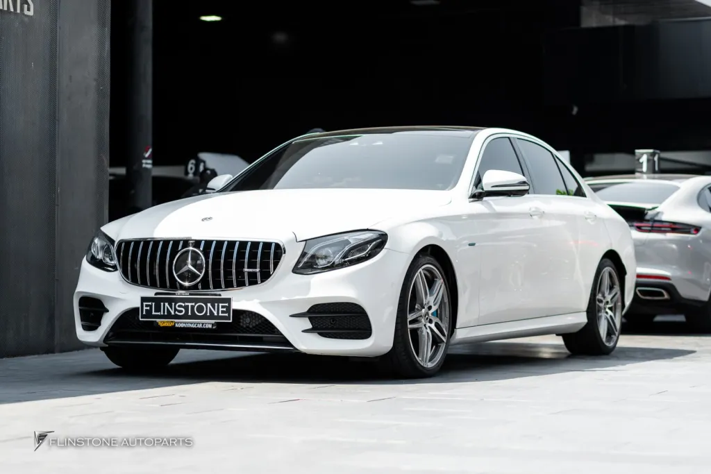 Mercedes Benz  W213 กระจัง