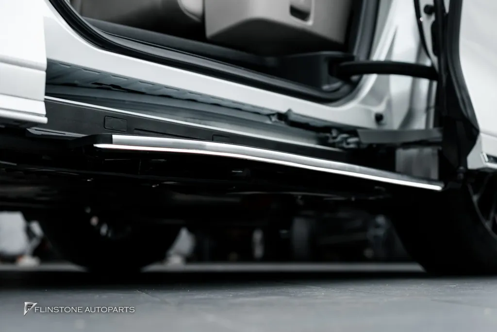 Lexus LM บันไดอัตโนมัติ