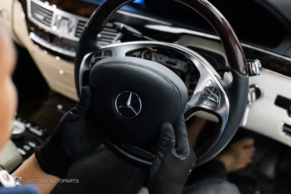 Mercedes Benz 222 พวงมาลัย