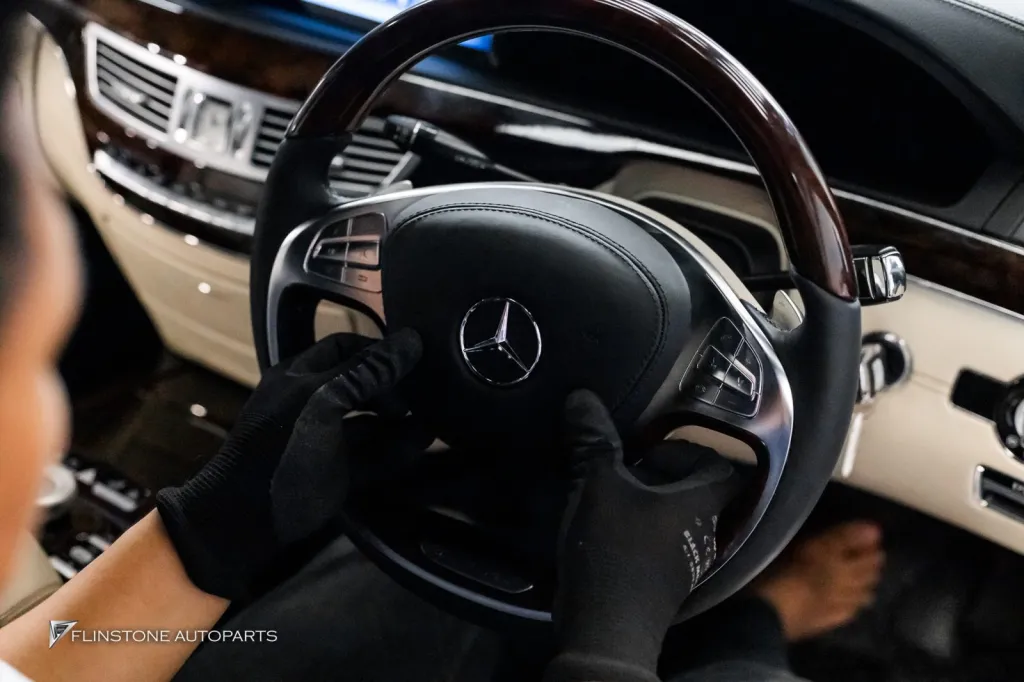 Mercedes Benz 222 พวงมาลัย
