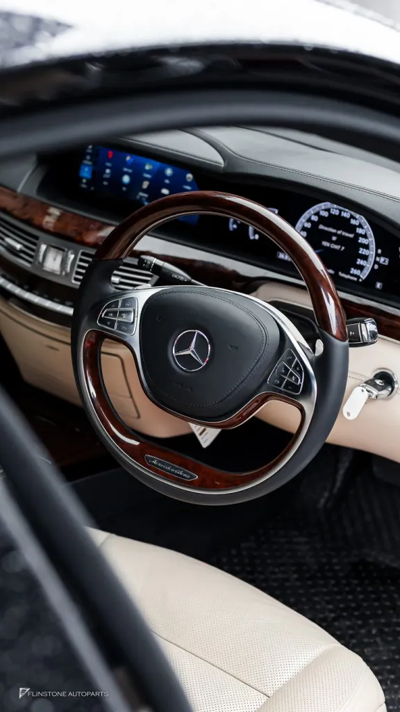 Mercedes Benz 222 พวงมาลัย