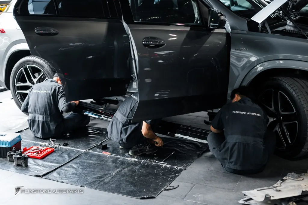 Mercedes Benz GLE บันไดไฟฟ้า