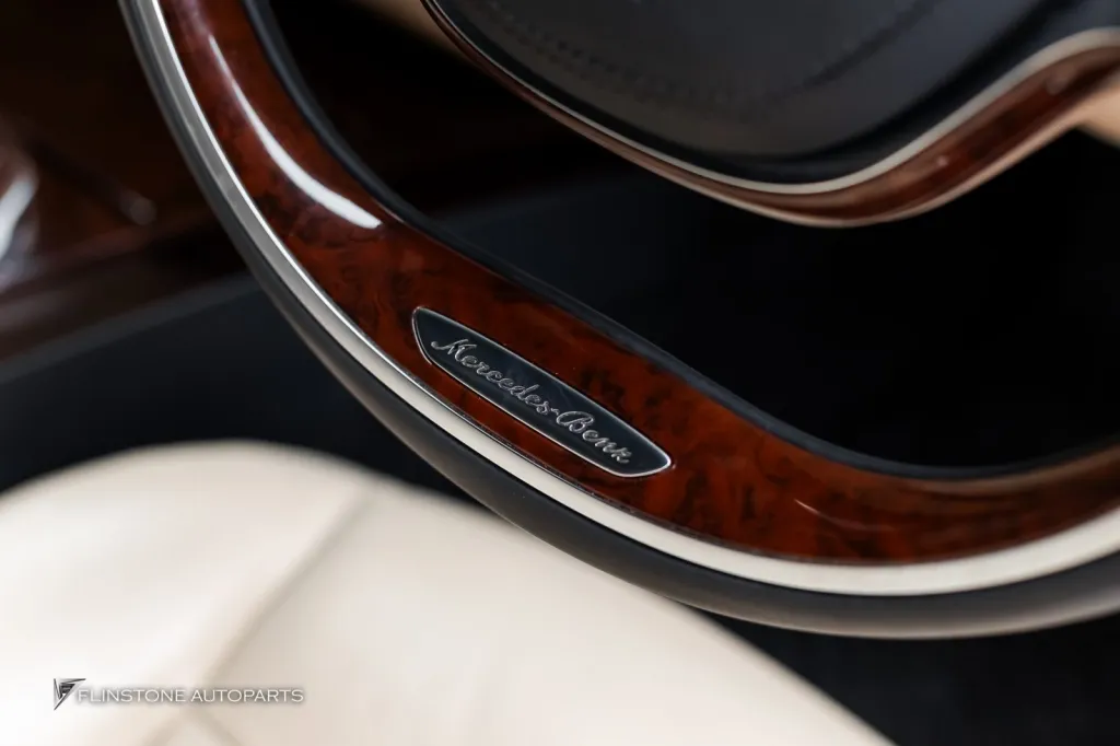 Mercedes Benz 222 พวงมาลัย