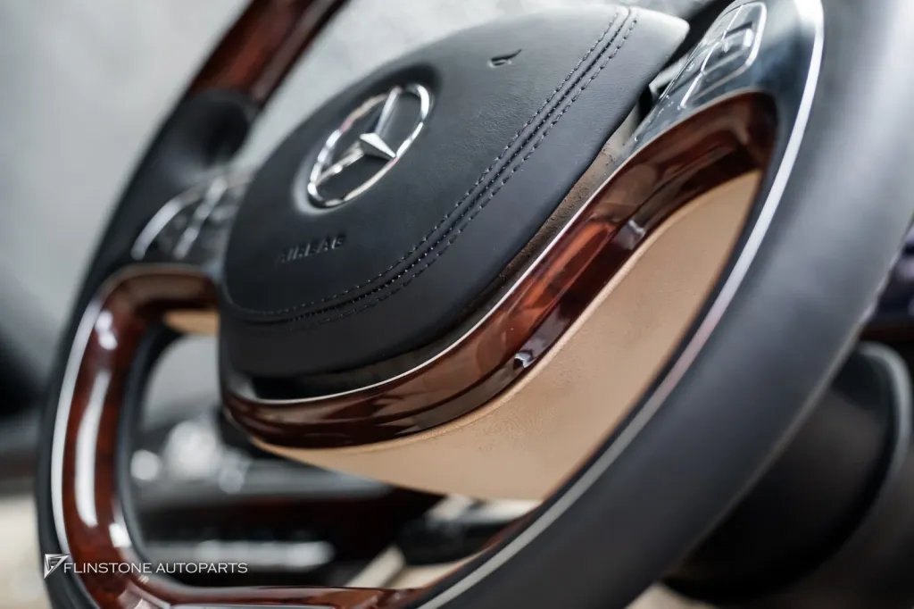 Mercedes Benz 222 พวงมาลัย