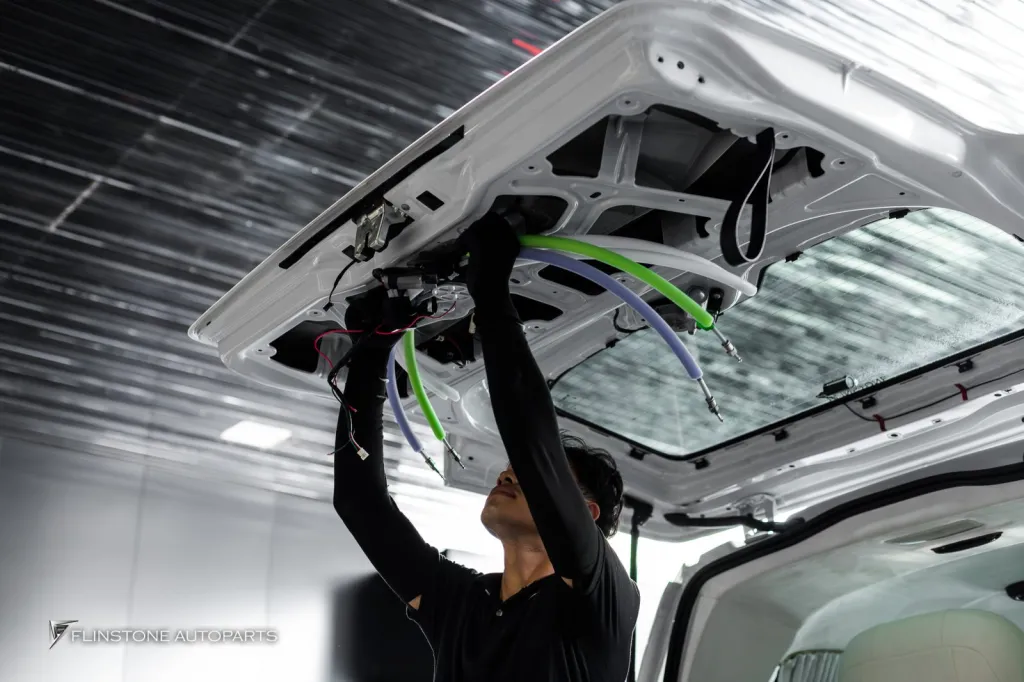 Mercedes Benz Vito ม่านไฟฟ้าด้านหลัง