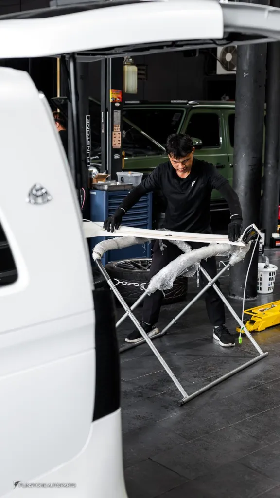 Mercedes Benz Vito ม่านไฟฟ้าด้านหลัง