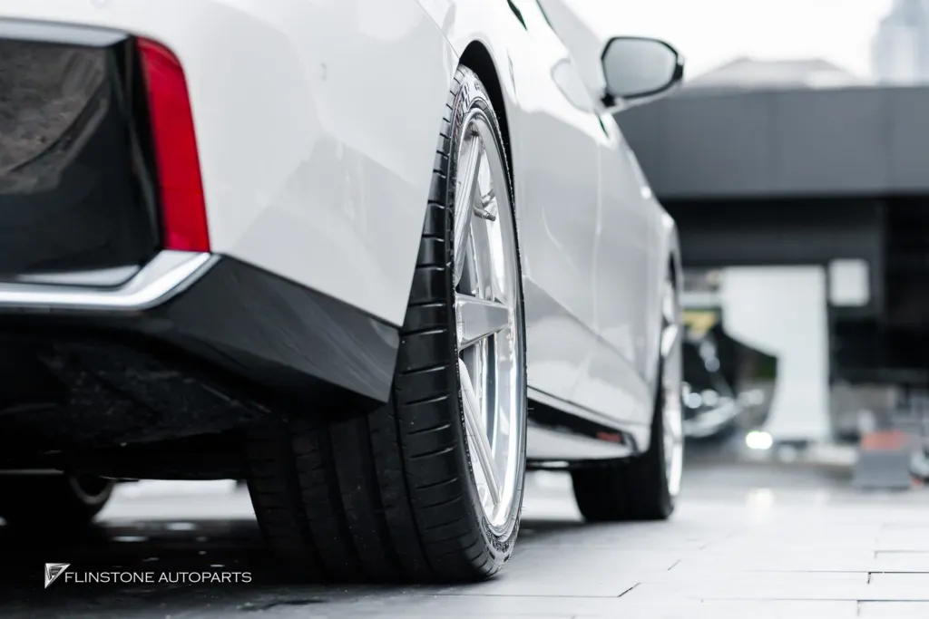 BMW i7 lowering