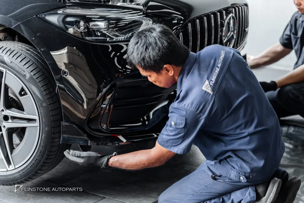 Mercedes Benz W206 ดิฟ ปลายท่อ ผ้ายางท้าย กรอบกุญแจคาร์บอน ลิ้นหน้า โลโก้