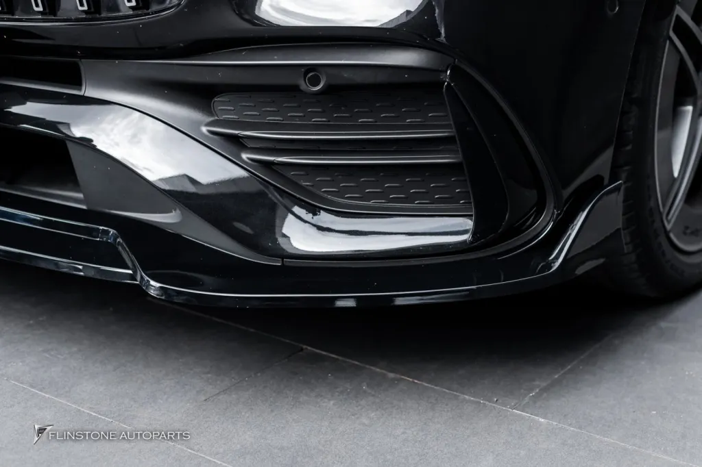 Mercedes Benz W206 ดิฟ ปลายท่อ ผ้ายางท้าย กรอบกุญแจคาร์บอน ลิ้นหน้า โลโก้