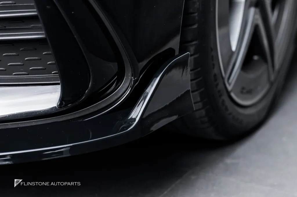 Mercedes Benz W206 ดิฟ ปลายท่อ ผ้ายางท้าย กรอบกุญแจคาร์บอน ลิ้นหน้า โลโก้