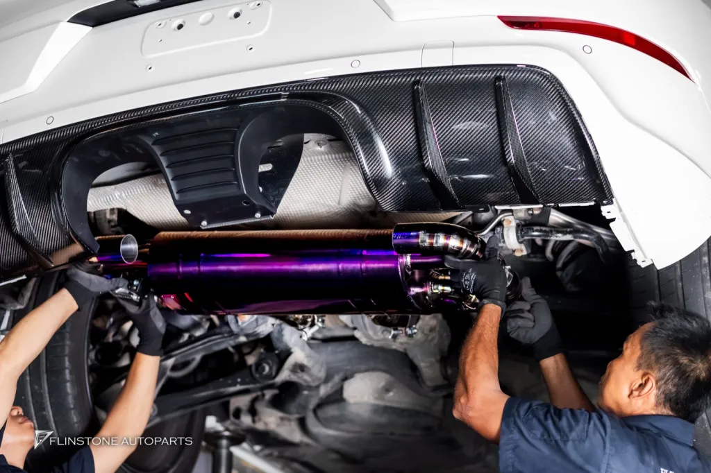 Porsche Cayenne 958 โช้ค AGT กล่อง RACE CHIP ท่อ Res Exhaust เบรคเซรามิค