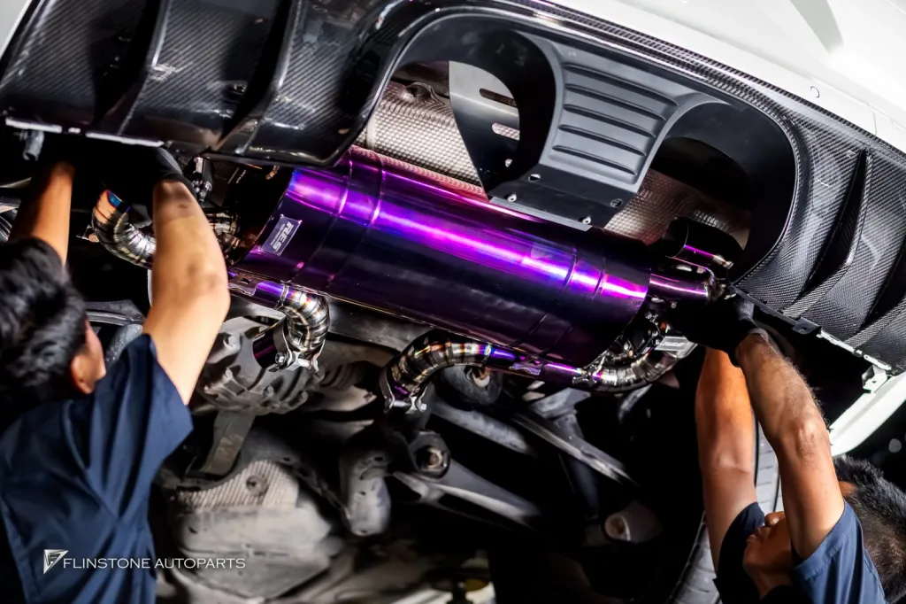 Porsche Cayenne 958 โช้ค AGT กล่อง RACE CHIP ท่อ Res Exhaust เบรคเซรามิค