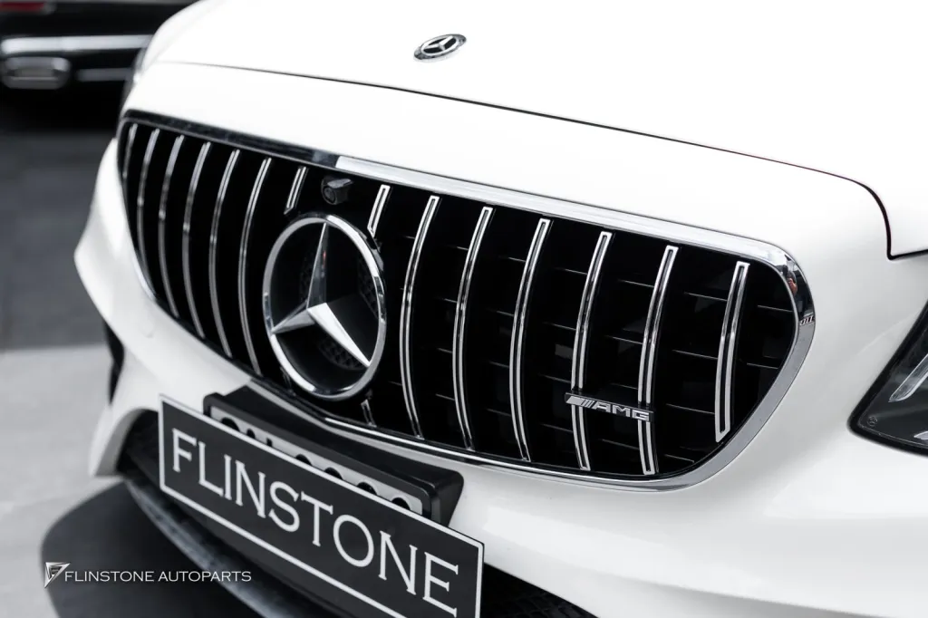 Mercedes Benz C238 กระจัง
