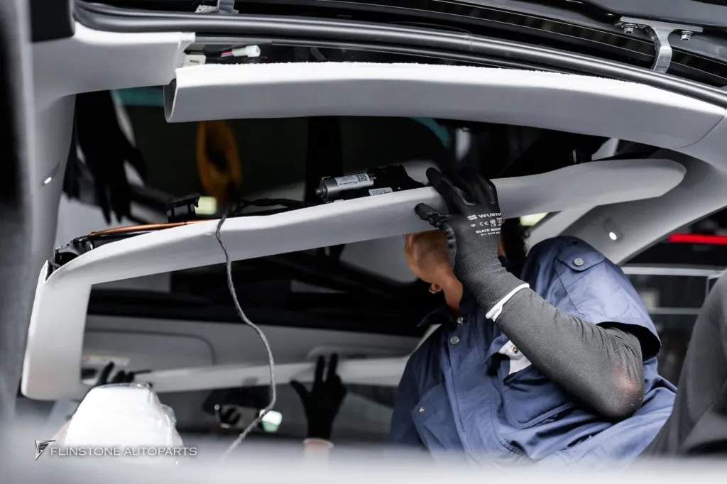 Tesla Juniper ม่านไฟฟ้า