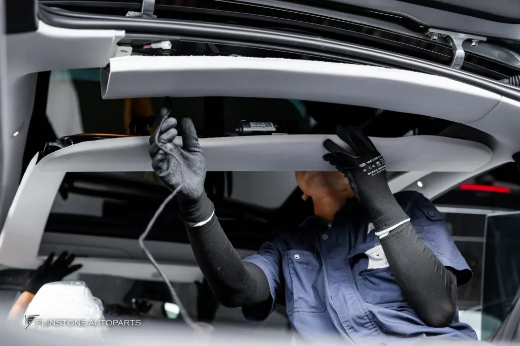 Tesla Juniper ม่านไฟฟ้า