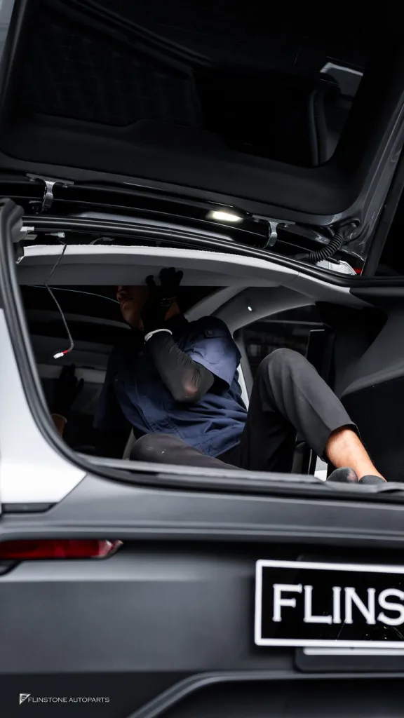 Tesla Juniper ม่านไฟฟ้า