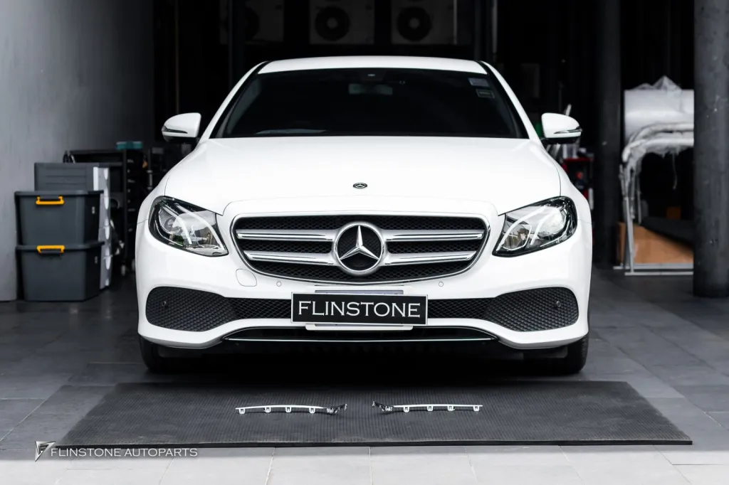Mercedes Benz W213 คิ้วโครเมี่ยม