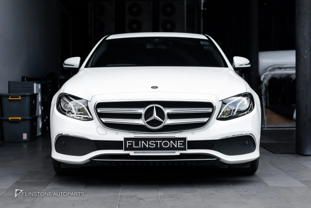 Mercedes Benz W213 คิ้วโครเมี่ยม