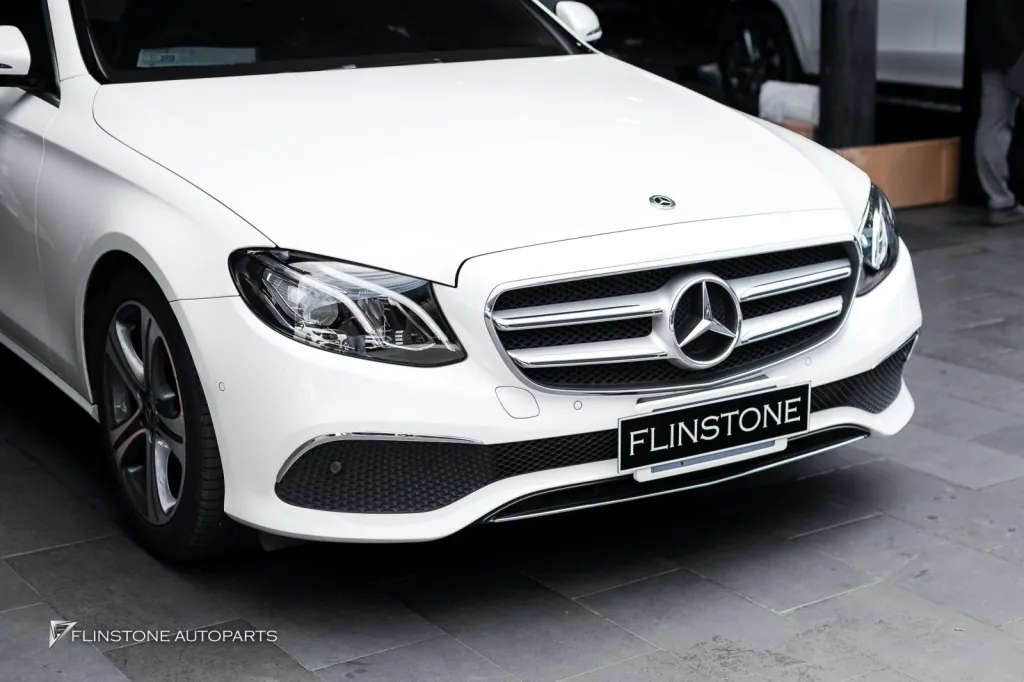 Mercedes Benz W213 คิ้วโครเมี่ยม