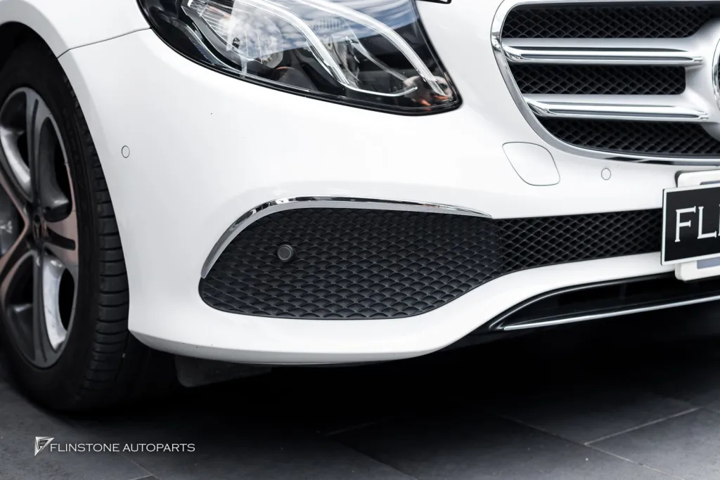 Mercedes Benz W213 คิ้วโครเมี่ยม