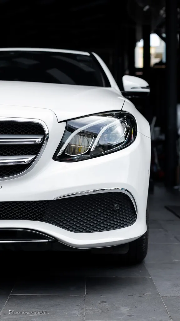 Mercedes Benz W213 คิ้วโครเมี่ยม