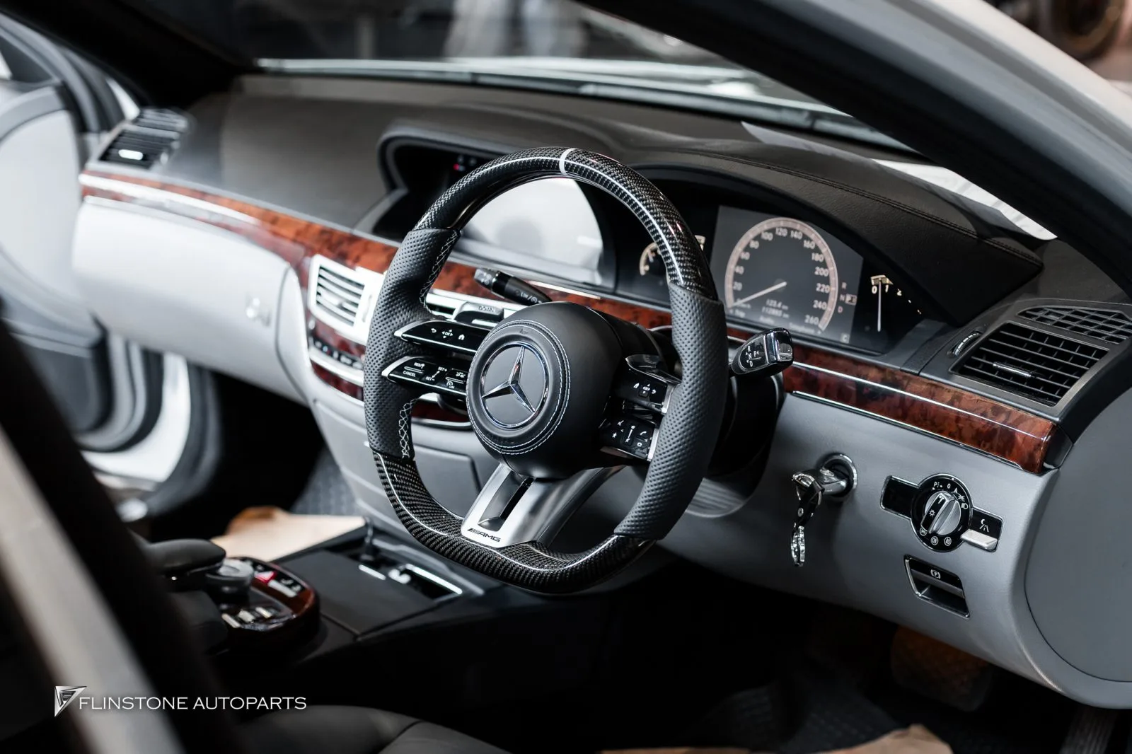 Mercedes Benz W221 S65 พวงมาลัย โลโก้