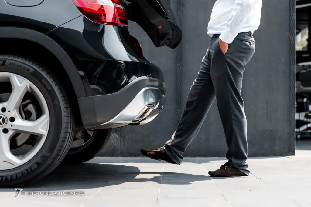 Mercedes Benz Gla Kick Censor