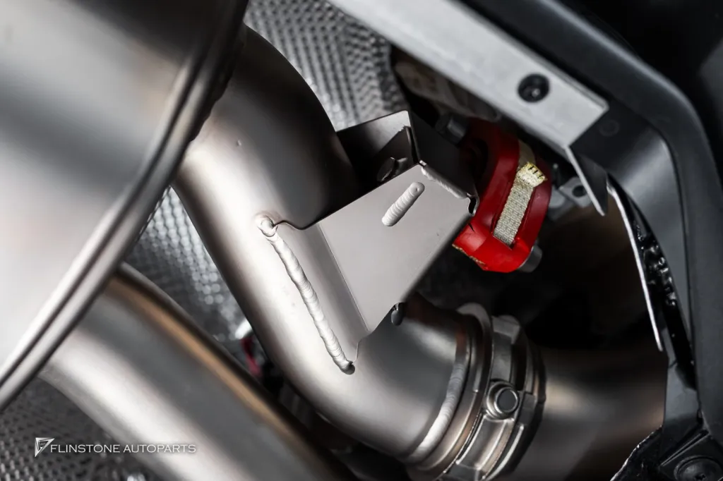 Porsche Cayenne 排气管 Akrapovic