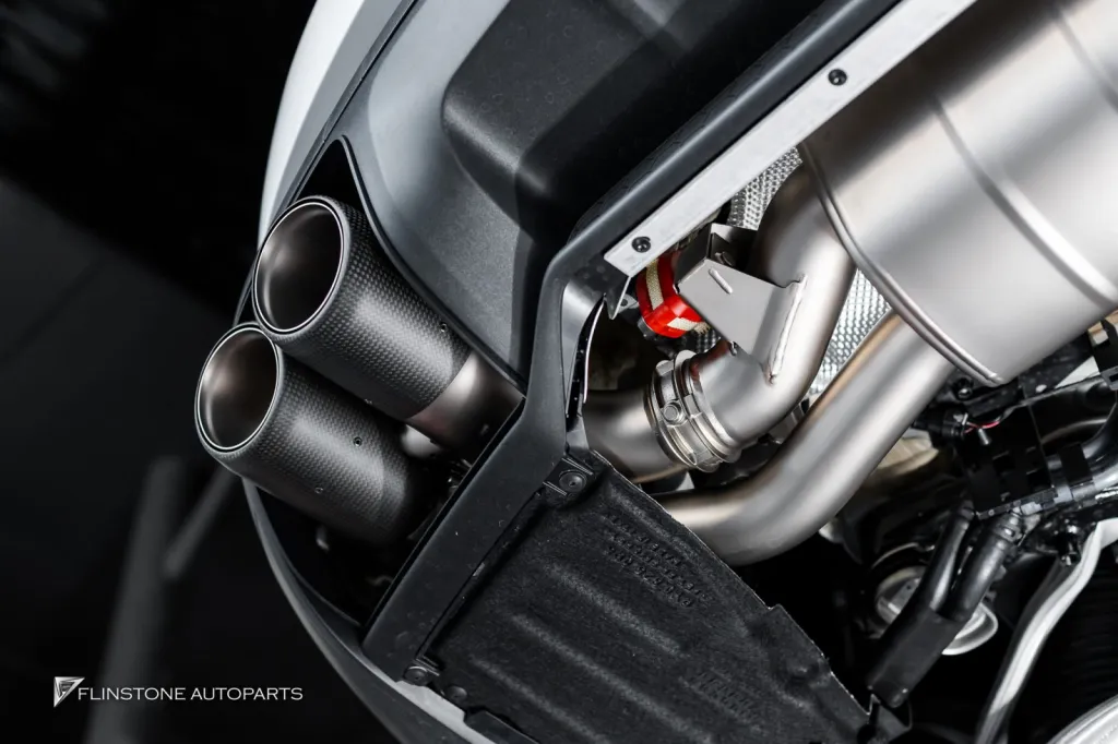 Porsche Cayenne 排气管 Akrapovic