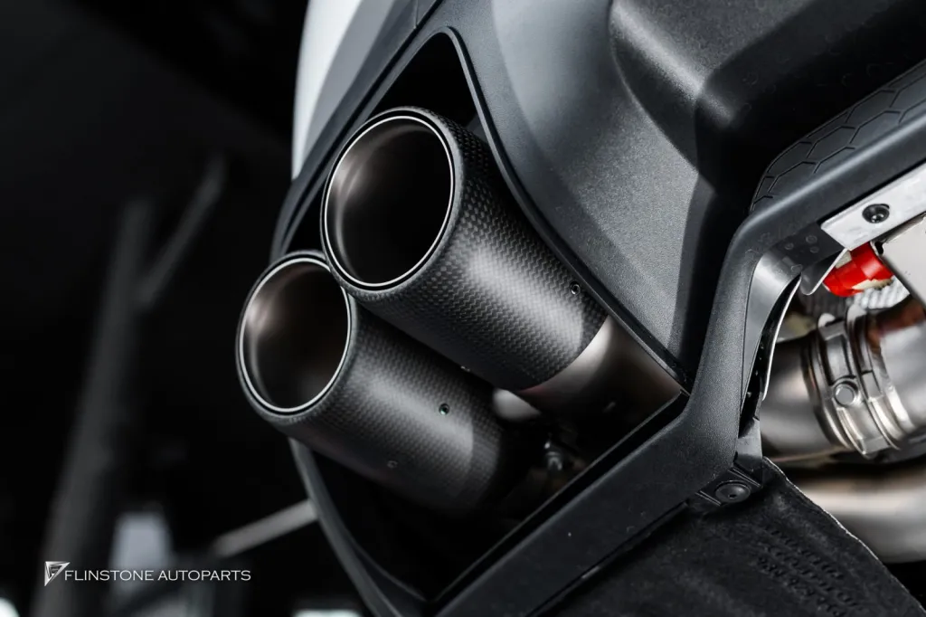 Porsche Cayenne 排气管 Akrapovic