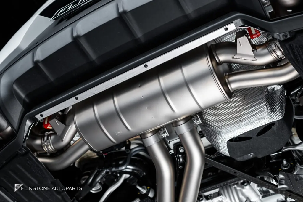 Porsche Cayenne 排气管 Akrapovic
