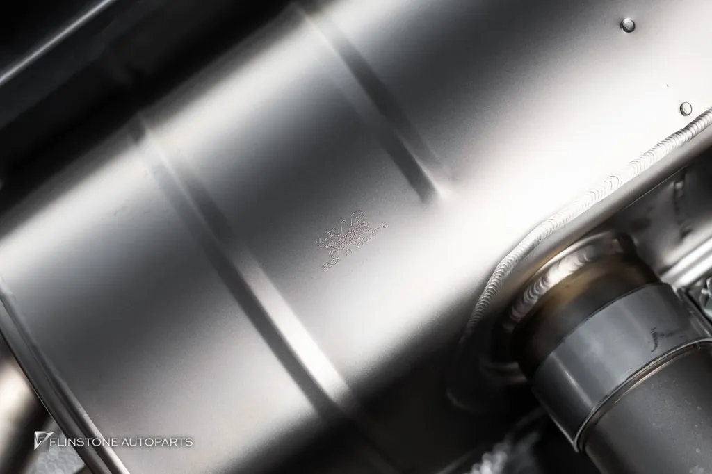 Porsche Cayenne 排气管 Akrapovic